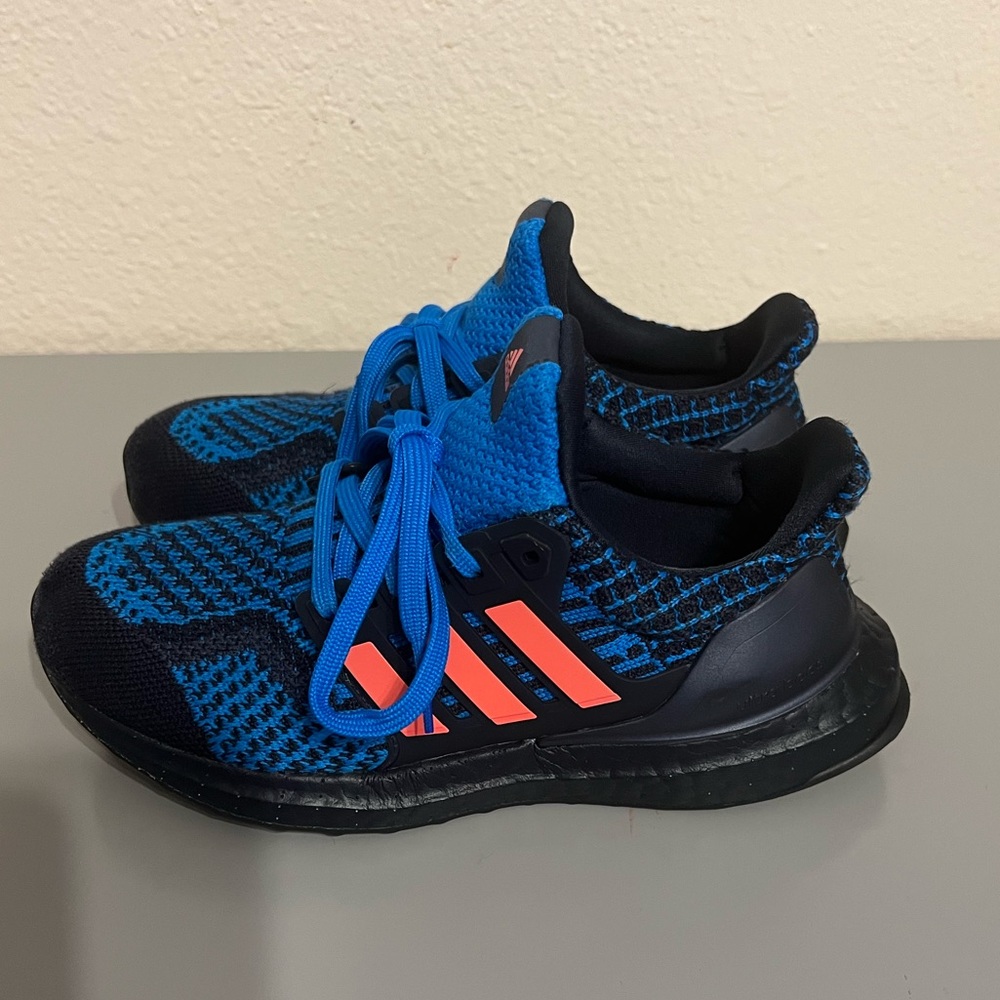 Adidas Ultraboost 5.0 DNA shoes